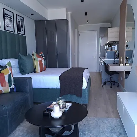 Executive Apartment At Ellipse Waterfall Midrand Exterior photo